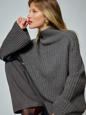 Reformation Brooke Cashmere Cropped Turtleneck Sweater
